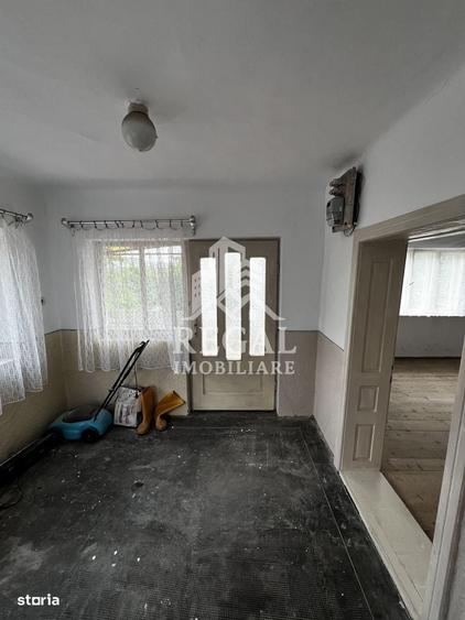 Casă cu 2 camere în Peștișu Mare