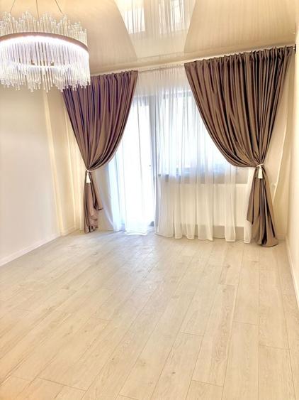 Apartament cu 3 camere decomandat în Exterior Vest
