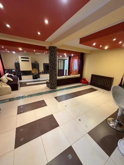Casă cu 6 camere cu Canalizare în Cioplea