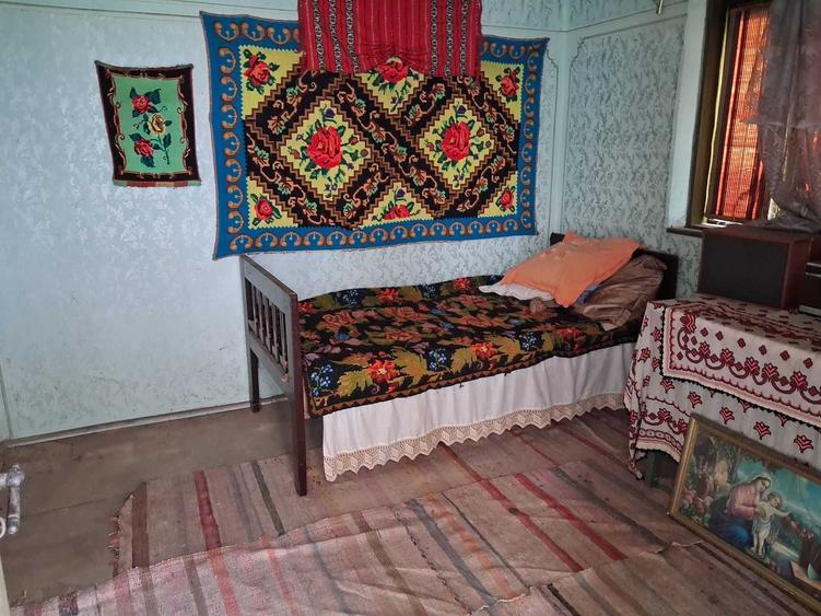 Casă cu 4 camere în Retevoiești