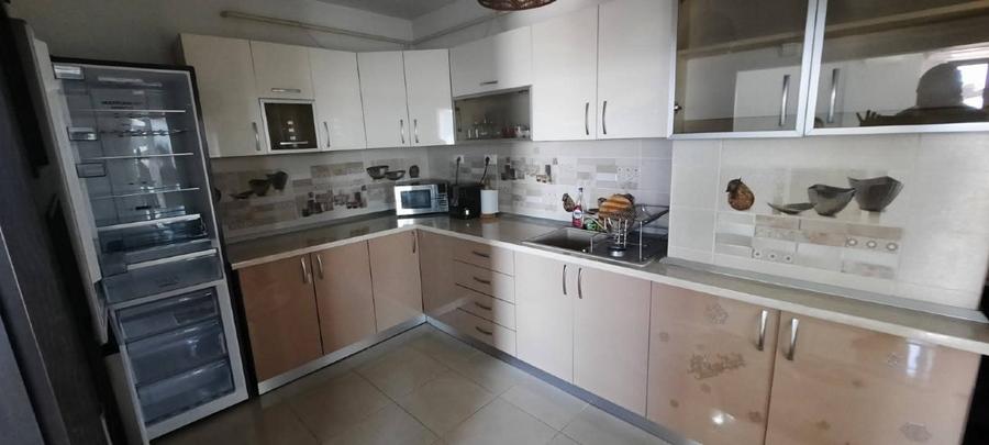 Apartament cu 3 camere semidecomandat în Valea Lupului