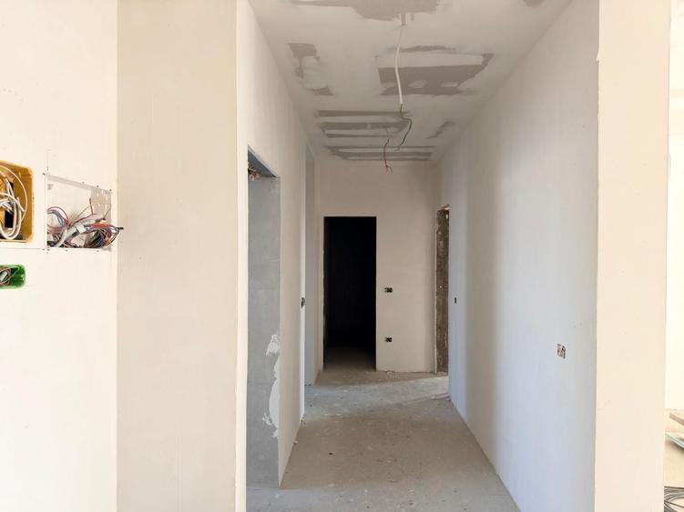 Apartament cu 4 camere decomandat în Torontalului