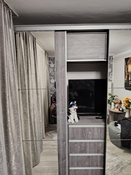 Apartament cu 3 camere decomandat în Exterior Vest