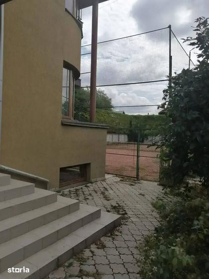 Casă cu Teren 1200 Mp în Ghencea