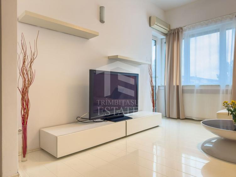 Apartament cu 3 camere decomandat, mobilat în Universitate