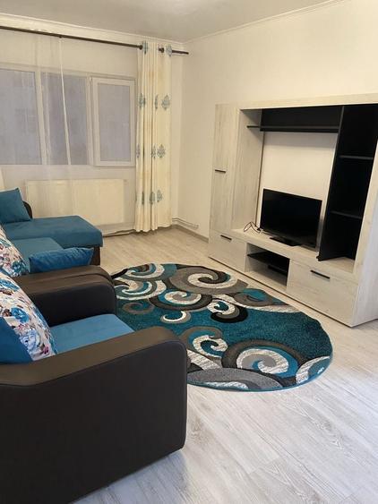 Apartament cu 2 camere decomandat în Micro 12