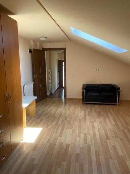 Apartament cu 2 camere nedecomandat în Gruia
