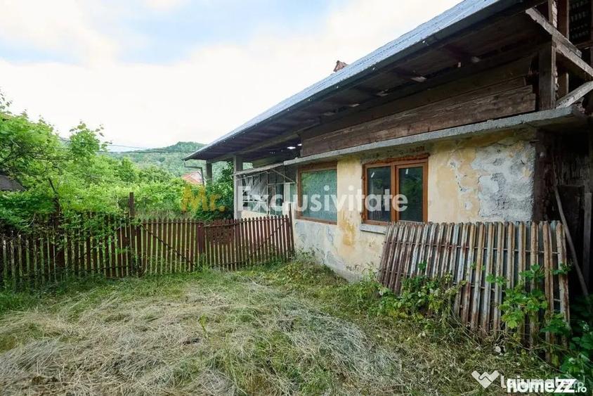 Casă cu 3 camere cu Teren 4696 Mp în Central