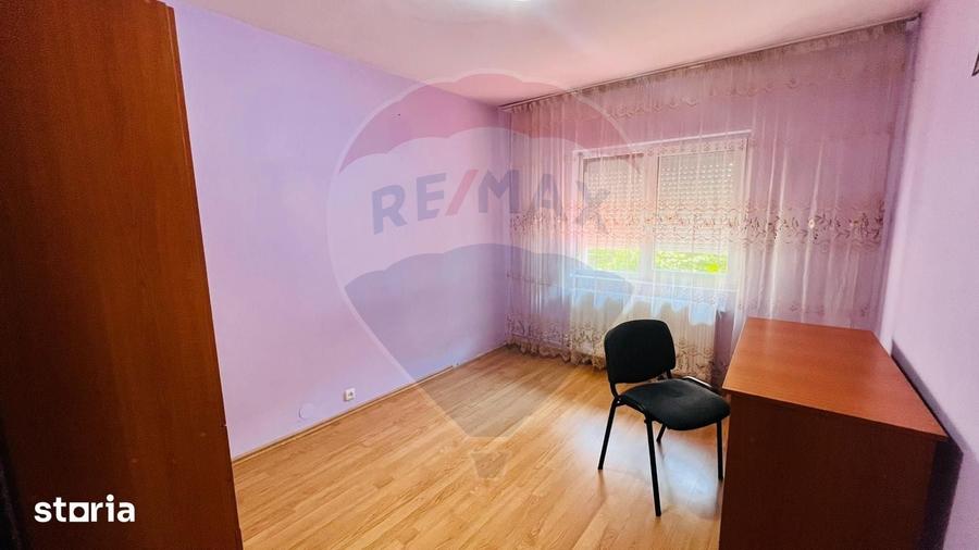 Apartament cu 3 camere, mobilat în Decebal