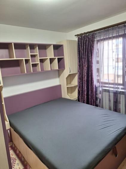 Apartament cu 3 camere decomandat, mobilat în E3