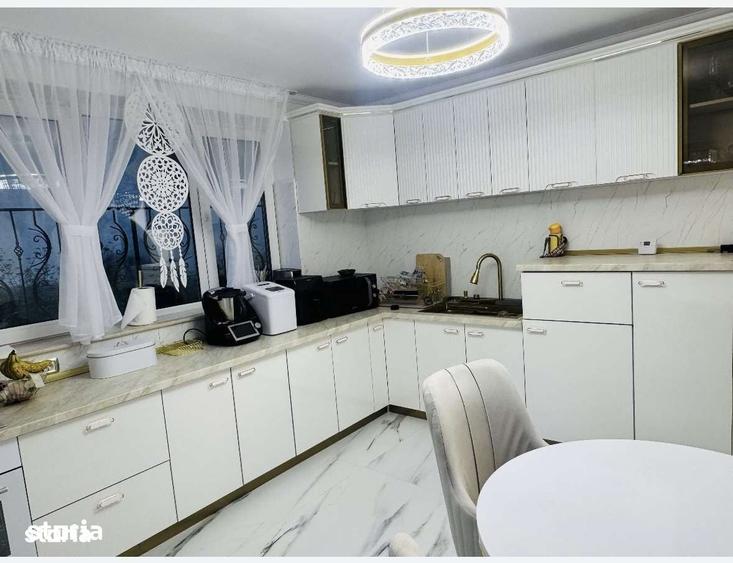 Casă cu 5 camere cu Teren 300 Mp în Codlea