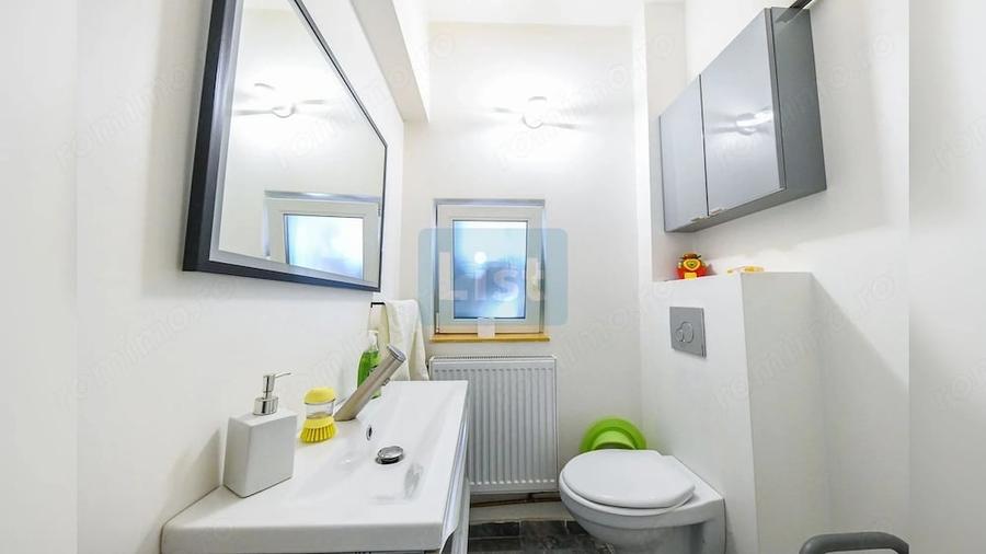 Casă cu 7 camere cu Teren 500 Mp în Gilău