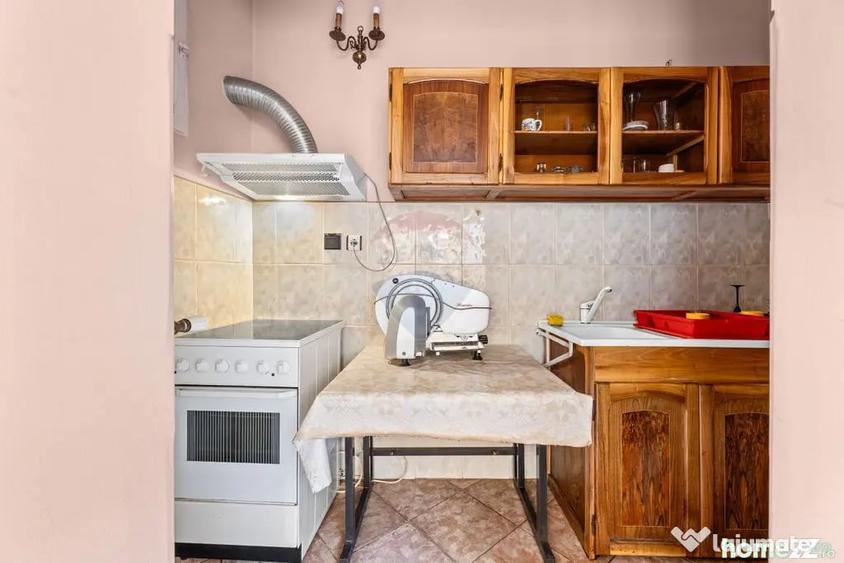 Casă cu 3 camere cu Teren 320 Mp în Intim