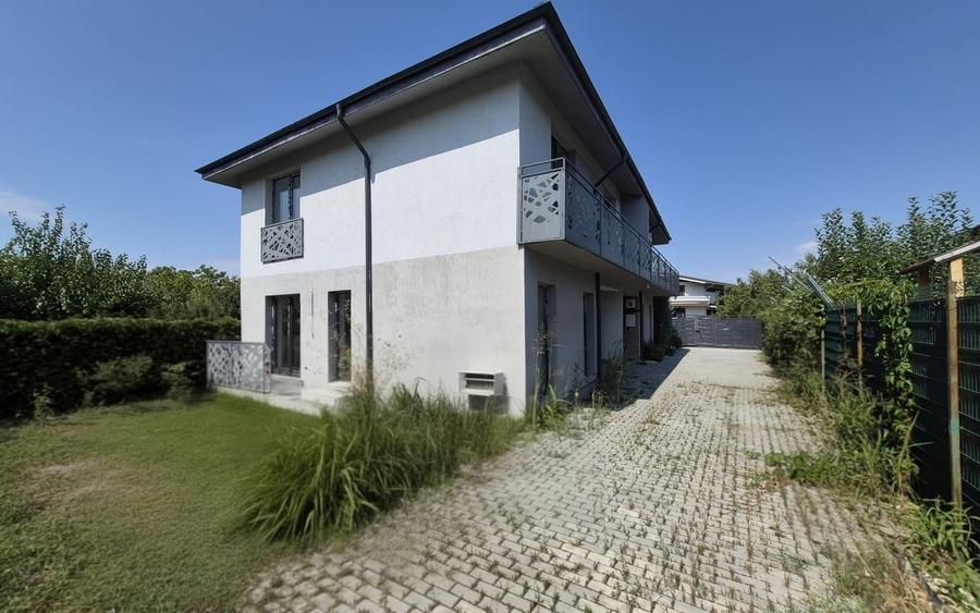Duplex cu 4 camere cu Canalizare în Odăi