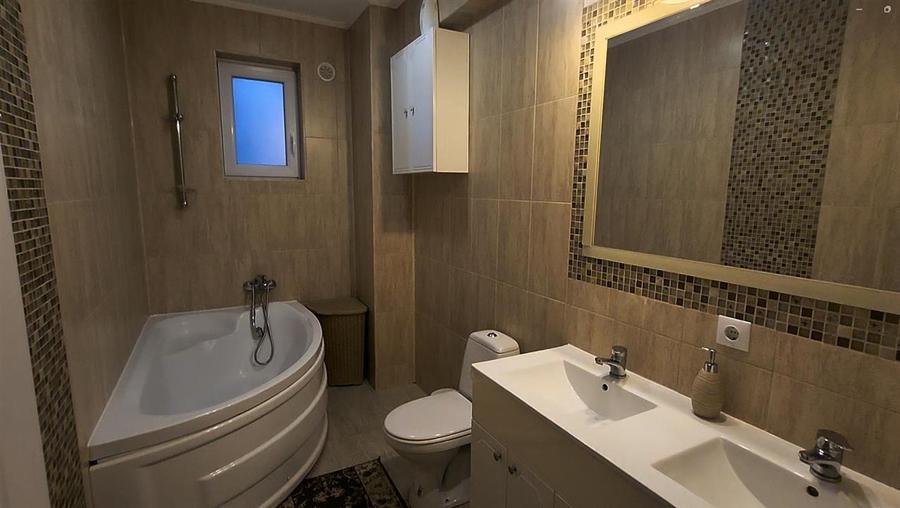 Apartament cu 4 camere decomandat, mobilat în Ipotești