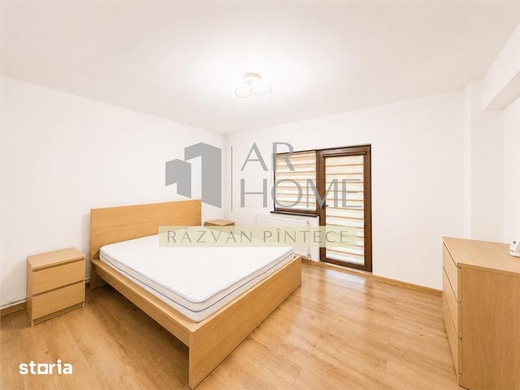Apartament cu 3 camere decomandat în Democrației