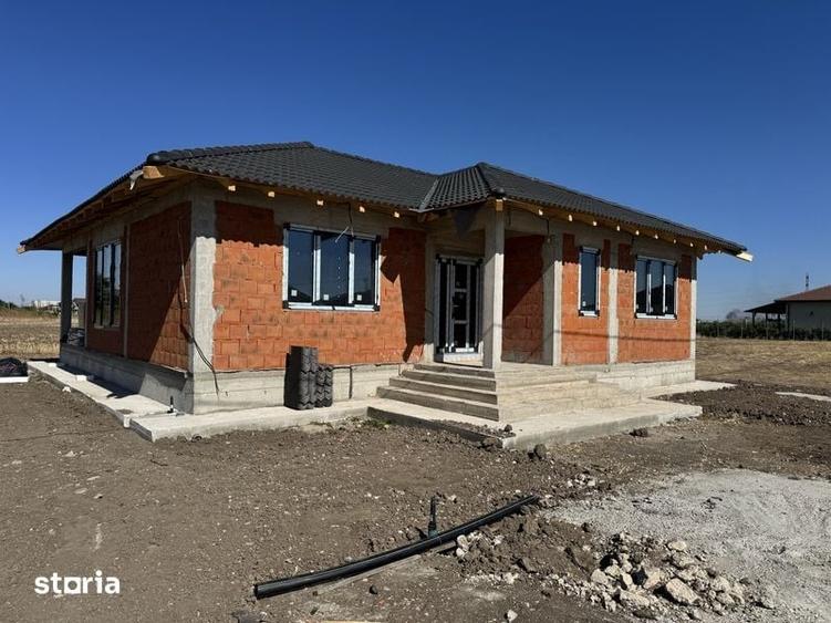 Casă cu 3 camere cu Teren 100 Mp în Sântandrei