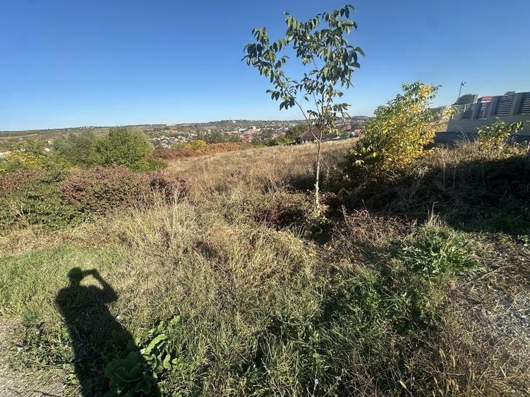 Teren de 608 mp, în Periferie