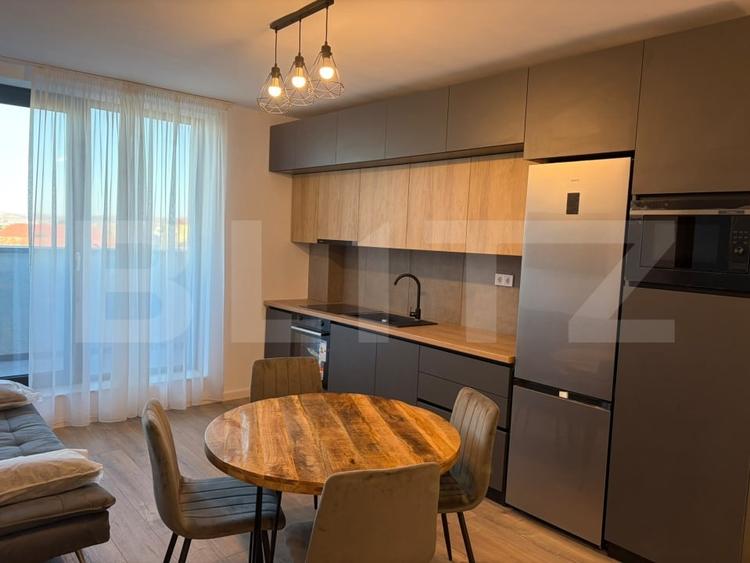 Apartament cu 3 camere semidecomandat, mobilat în Mărăști