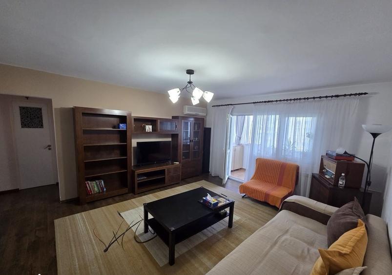 Apartament cu 3 camere semidecomandat, mobilat în Drumul Taberei