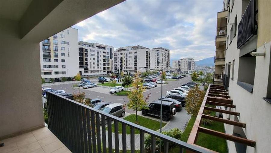Apartament cu 2 camere decomandat, mobilat în Tractorul