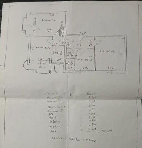 Apartament cu 3 camere decomandat, mobilat în Sebastian
