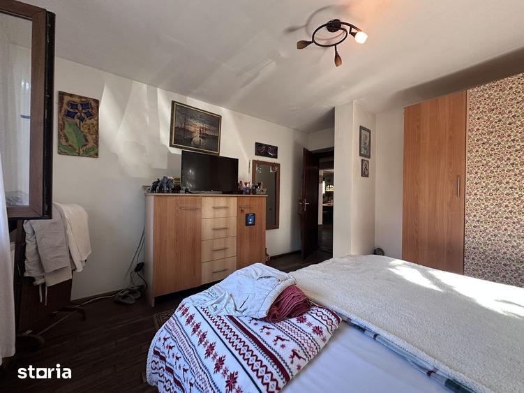 Vanzare casa in Pucioasa, Dambovi?a - 4 camere - teren 5.808 mp - 4
