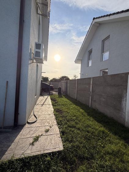 Casă cu 3 camere în Sânandrei