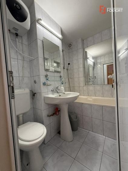 Apartament cu 4 camere semidecomandat, mobilat în Circumvalațiunii