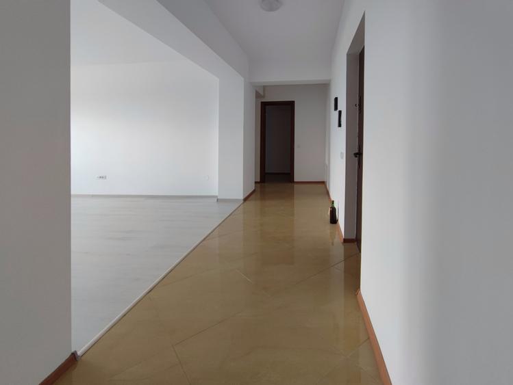 Apartament cu 2 camere semidecomandat în Bd. Coșbuc