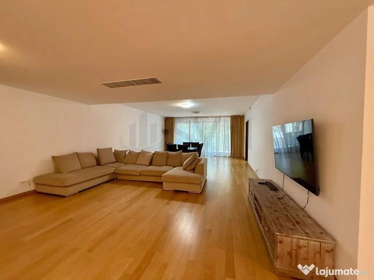 Apartament cu 3 camere semidecomandat în Aviatorilor