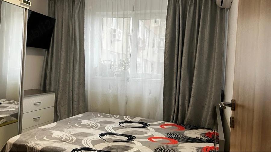Apartament cu 3 camere decomandat în Crângași
