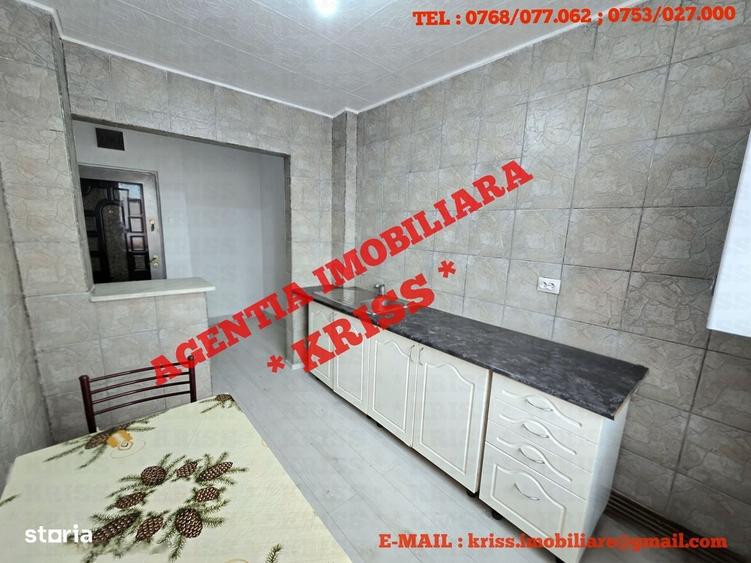 Apartament cu 2 camere semidecomandat în Craiovei