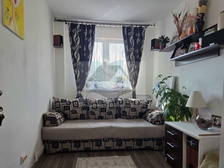 Apartament cu 3 camere decomandat, mobilat în Noua