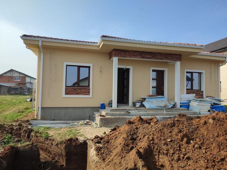 Duplex cu 3 camere cu Canalizare în Sânandrei
