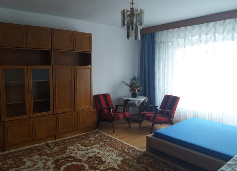 Garsonieră decomandată în Dorobanți