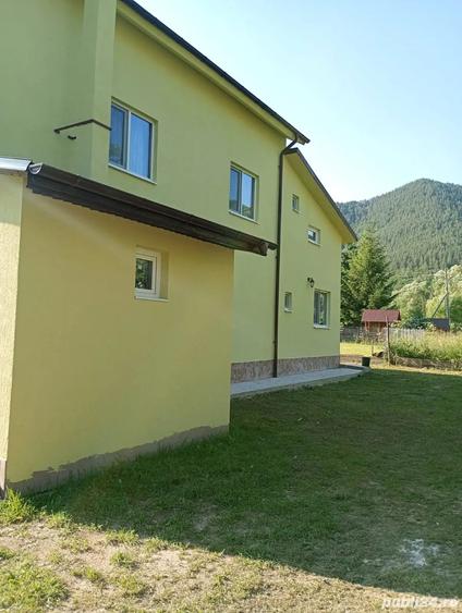 Casă cu 6 camere cu Teren 1500 Mp în Lepșa