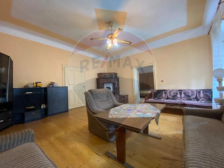 Casă cu 4 camere cu Teren 2174 Mp în Motiș