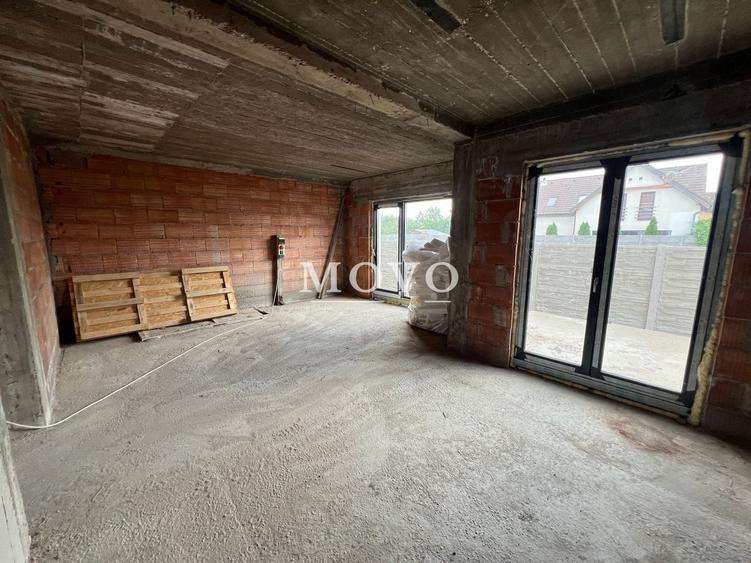 Duplex cu 4 camere cu Canalizare în Giroc