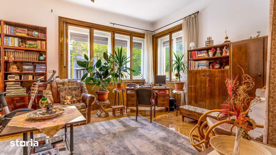 Apartament cu 5 camere în Gruia