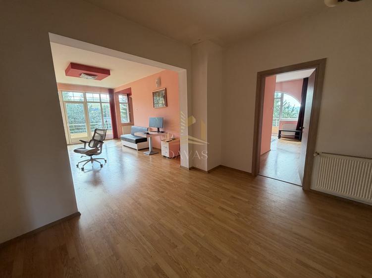 Casă individuală cu 5 camere cu Garaj în Făget