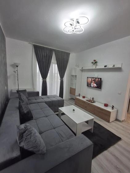 Garsonieră decomandată în Central