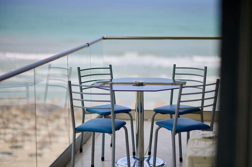 Apartament cu 3 camere decomandat în Mamaia-Sat