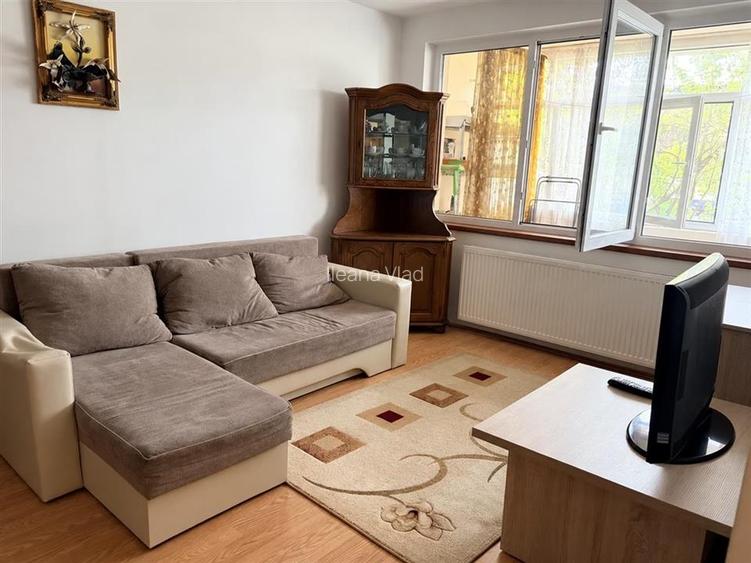 Apartament 2 camere decomandat balcon zona Hipodrom III