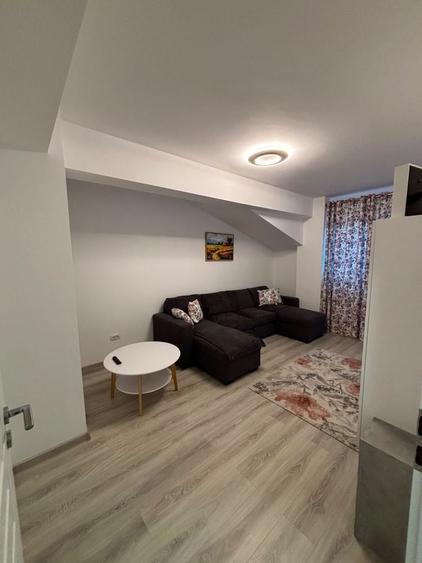Apartament cu 2 camere decomandat în Valea Adâncă