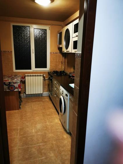 Apartament cu 3 camere decomandat în Brâncoveanu