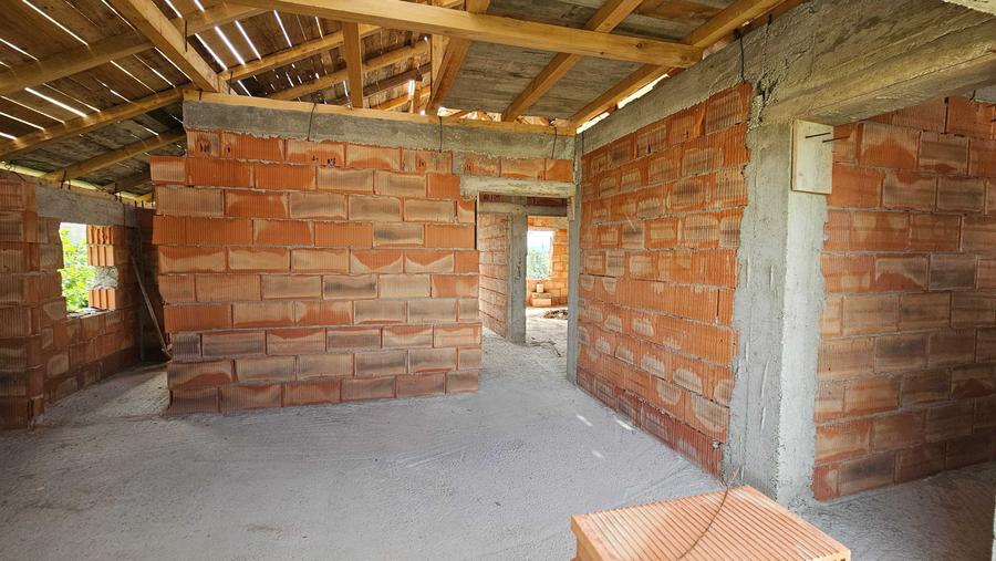 Casă cu 3 camere în Central