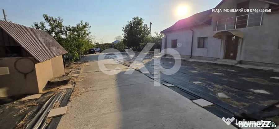 Casă cu 7 camere cu Teren 9800 Mp în Bungetu