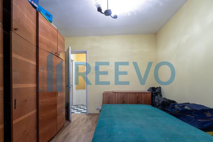 Apartament cu 3 camere semidecomandat, mobilat în Narcisa