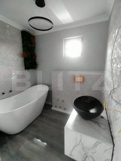 Apartament cu 5 camere decomandat, mobilat în Centura